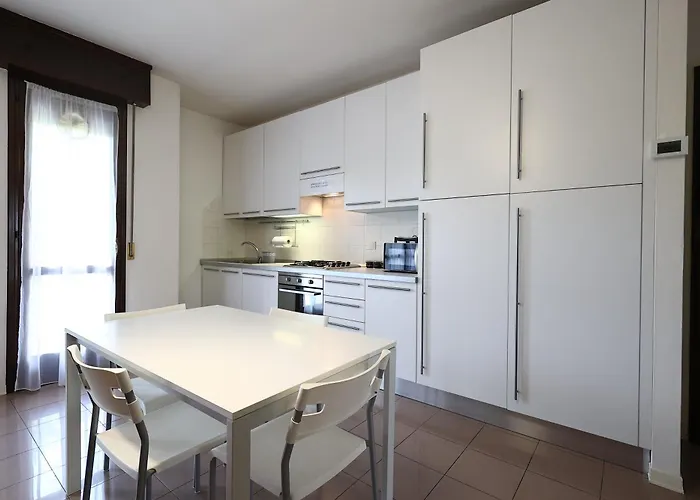 شقة Alby's Apartment, Nella Motor Valley Con Parcheggio Privato *